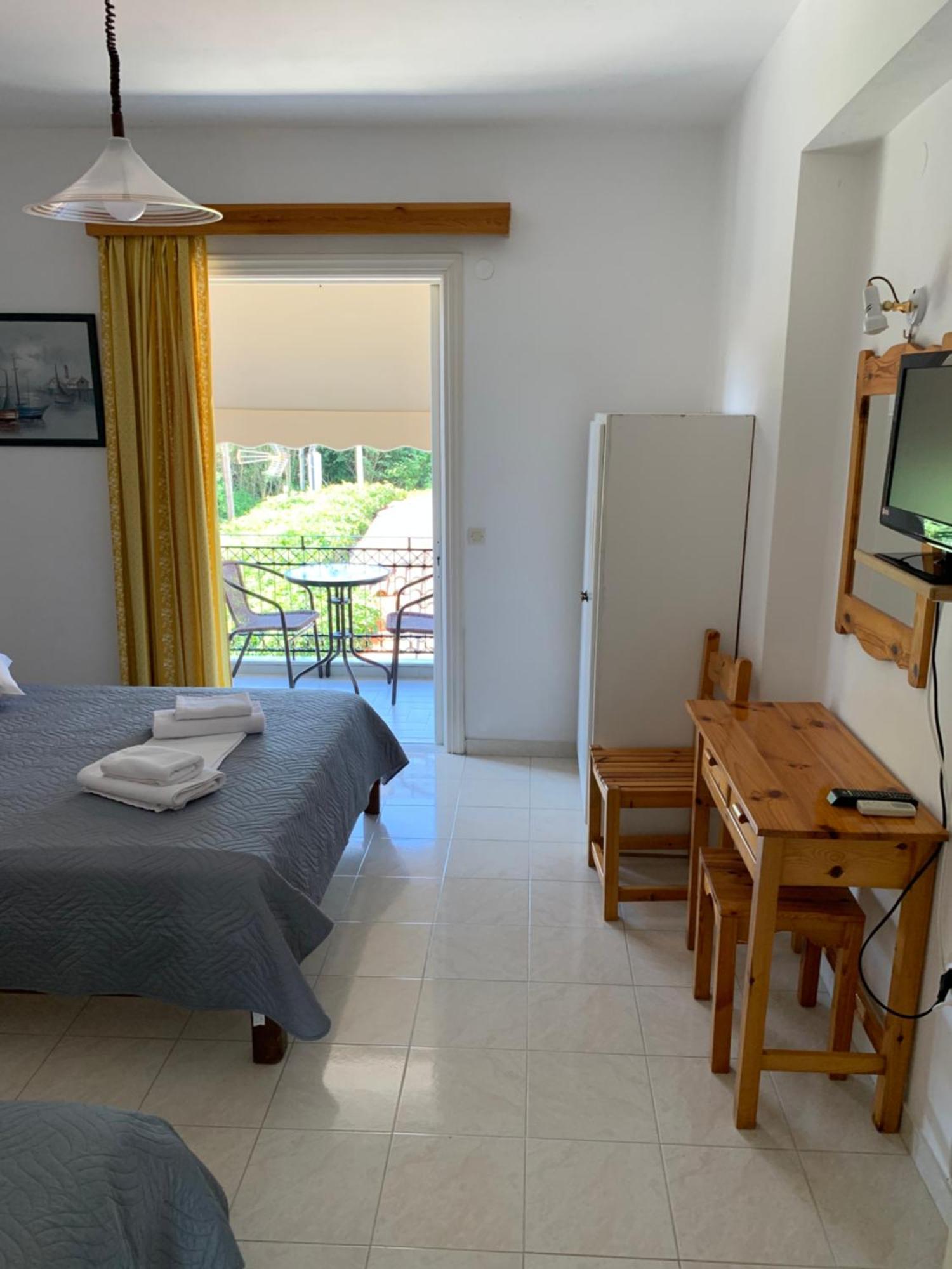 Filoxenia Kontogiannis Apartment Lazarata ภายนอก รูปภาพ