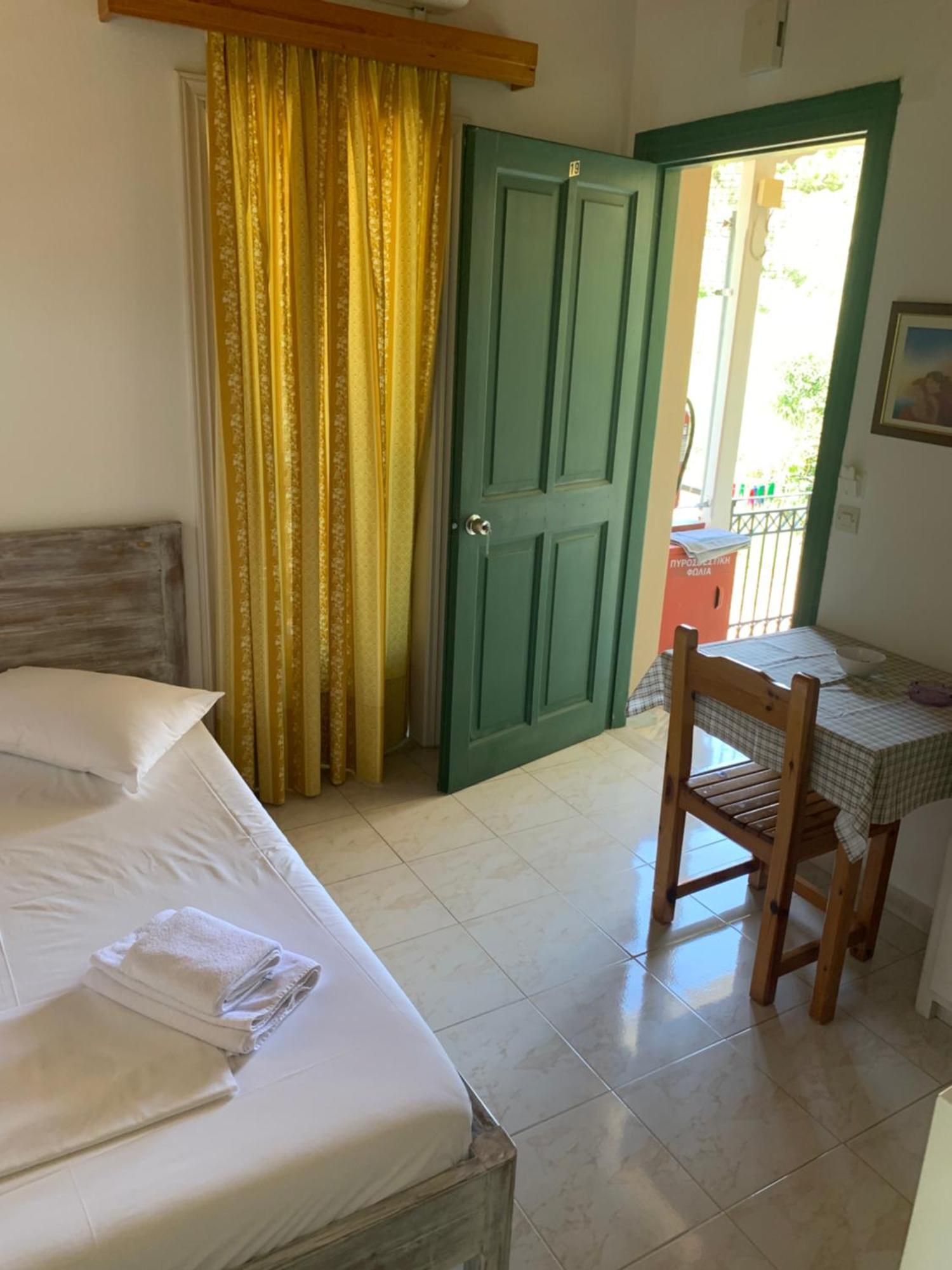 Filoxenia Kontogiannis Apartment Lazarata ภายนอก รูปภาพ