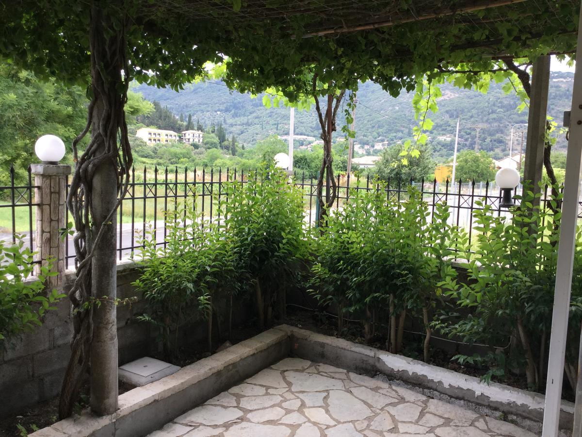 Filoxenia Kontogiannis Apartment Lazarata ภายนอก รูปภาพ