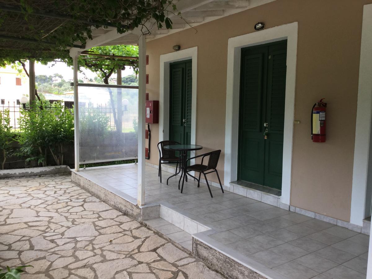 Filoxenia Kontogiannis Apartment Lazarata ภายนอก รูปภาพ
