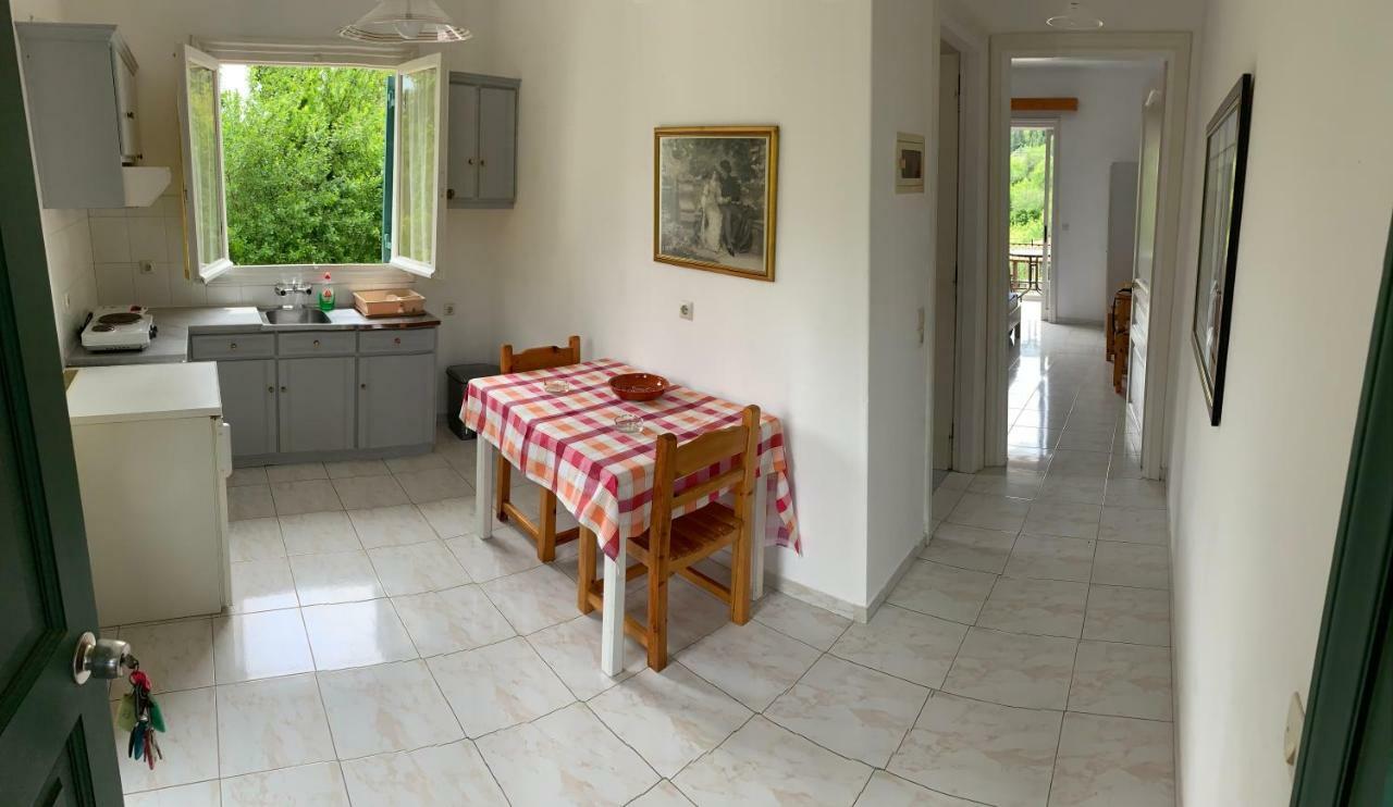 Filoxenia Kontogiannis Apartment Lazarata ภายนอก รูปภาพ
